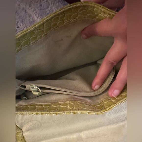 LORD AND TAYLOR Lime Green Crocodile-Embossed Handbag - Picture 9 of 15